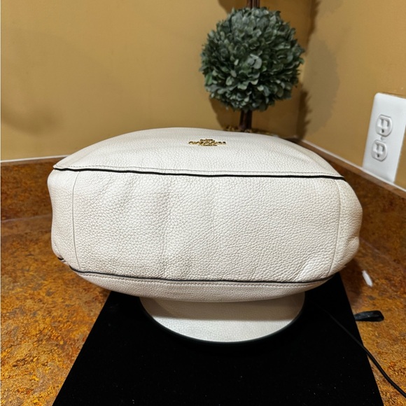 Coach Elle Hobo Bag - Picture 5 of 9